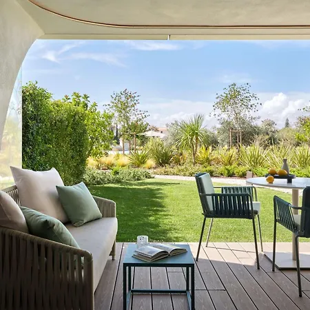 W Residences Algarve 5* 알부페이라